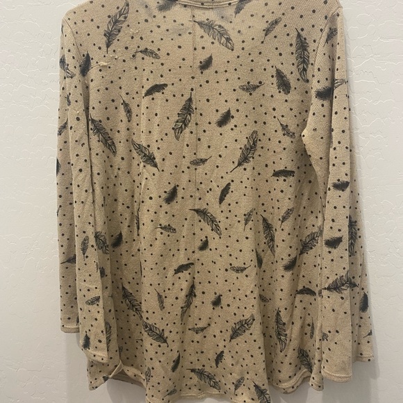 Agate Feather Polka Dot 3/4 Length Sleeve Blouse - Picture 4 of 4